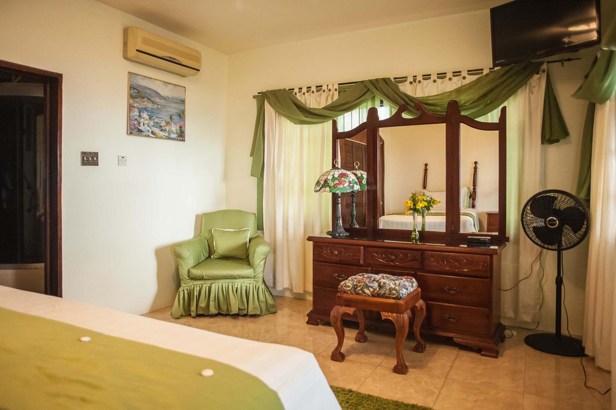 Clarridge View Guesthouse มอนเทโกเบย์ ภายนอก รูปภาพ