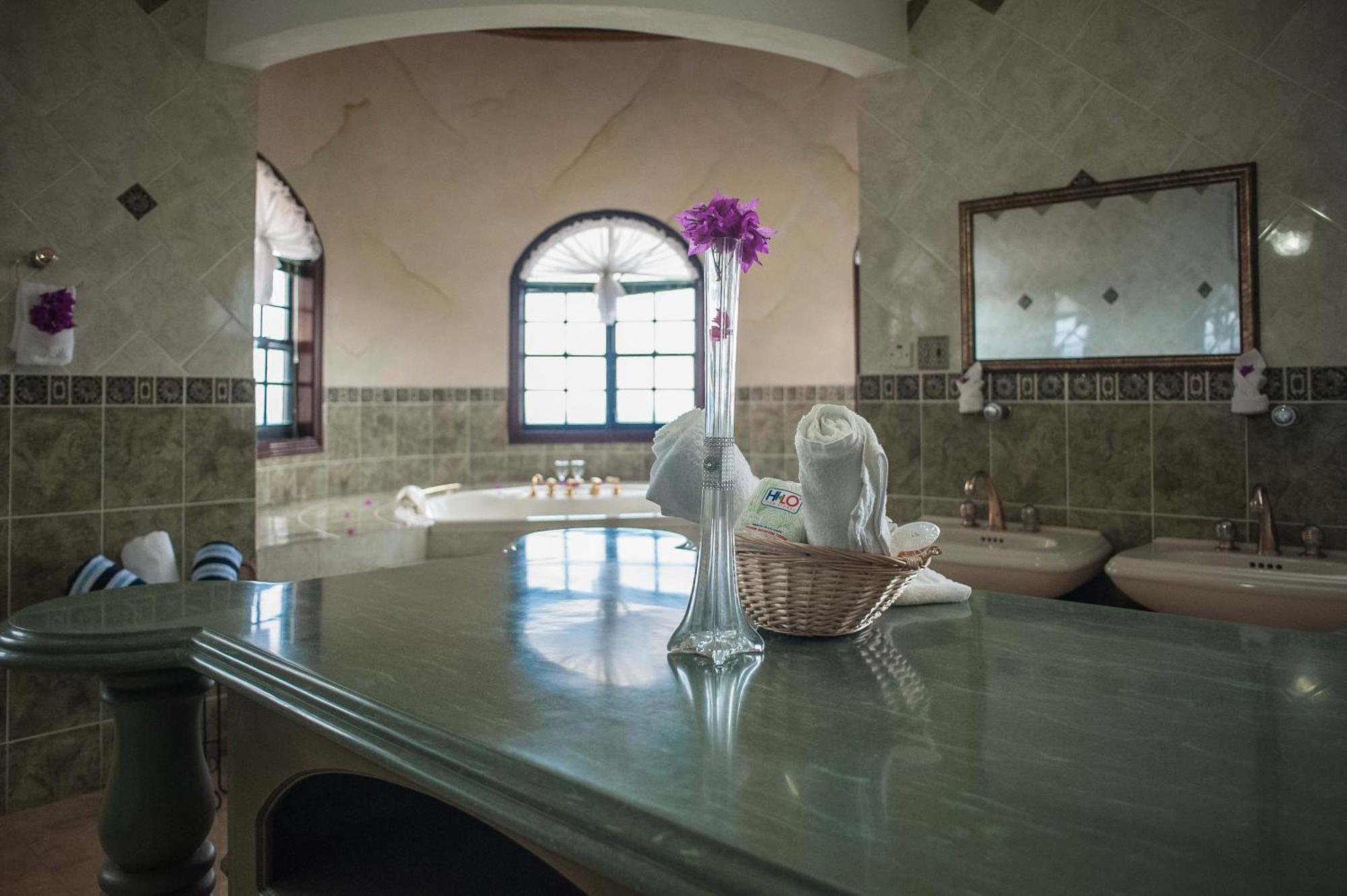 Clarridge View Guesthouse มอนเทโกเบย์ ภายนอก รูปภาพ