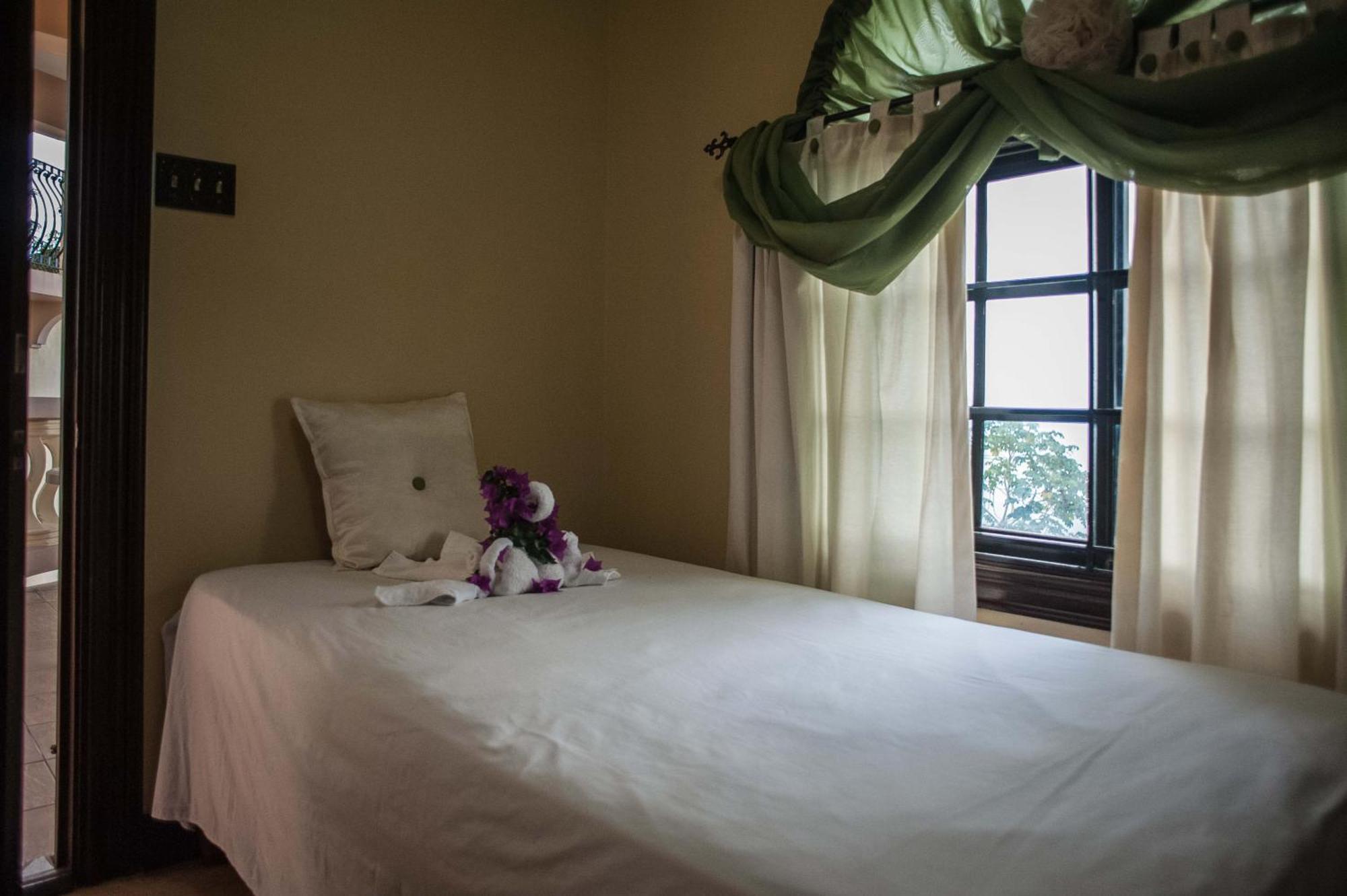 Clarridge View Guesthouse มอนเทโกเบย์ ภายนอก รูปภาพ