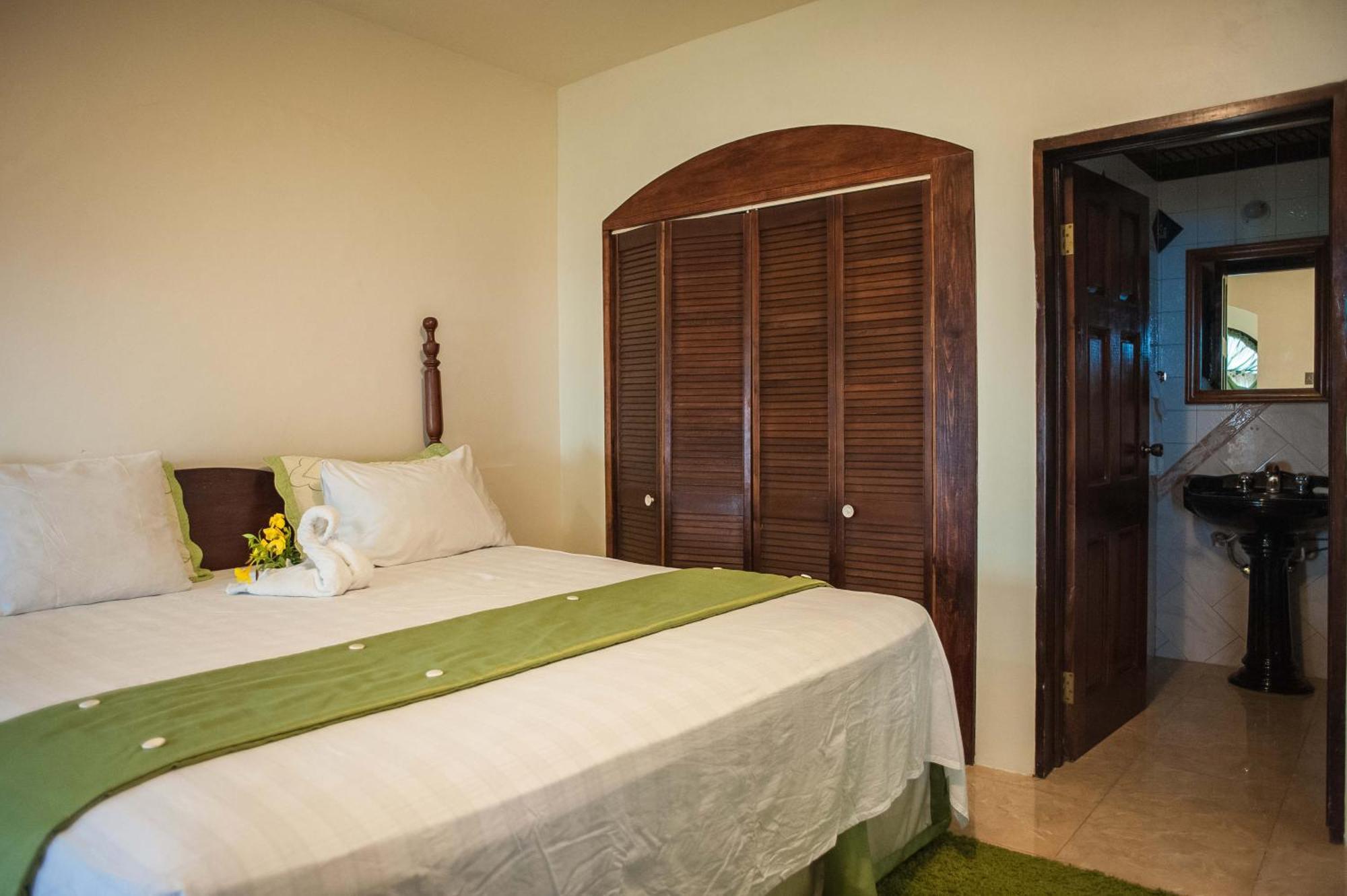Clarridge View Guesthouse มอนเทโกเบย์ ภายนอก รูปภาพ