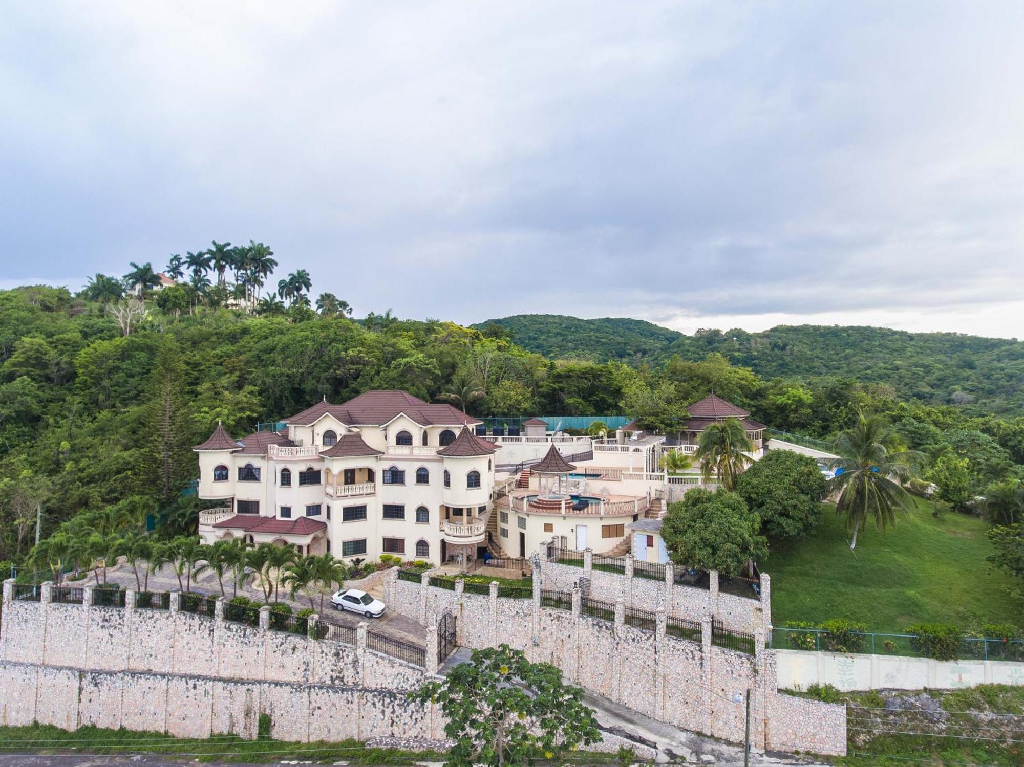 Clarridge View Guesthouse มอนเทโกเบย์ ภายนอก รูปภาพ